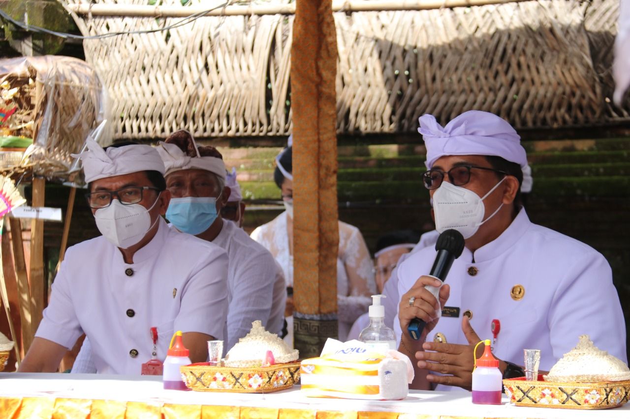 podiumnews.com-Bupati Tabanan Apresiasi Semangat Kebersamaan Warga Desa Adat Tunjuk